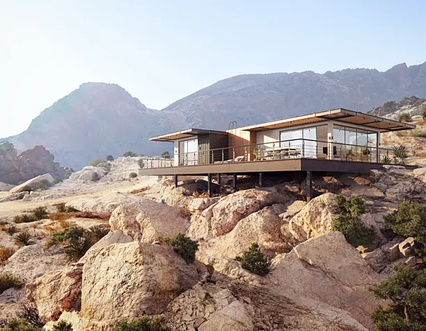 Private house in the vastness of the California desert