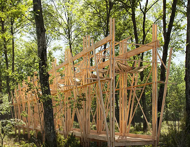 HOLZBRÜCKE