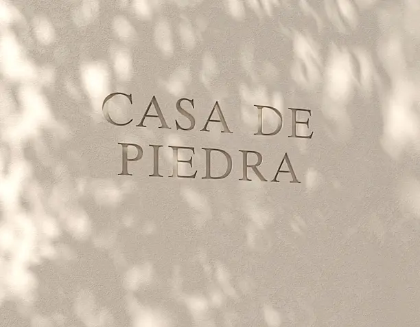 Casa De Piedra (каменный дом)