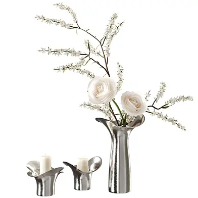 Decorative set with ranunculus
