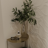 Прихожая с барельефом/Entryway with a bas-relief