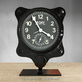 1940S WWII 8-DAY CLOCK